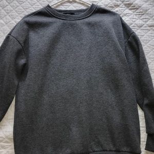 Grey sweatshirt